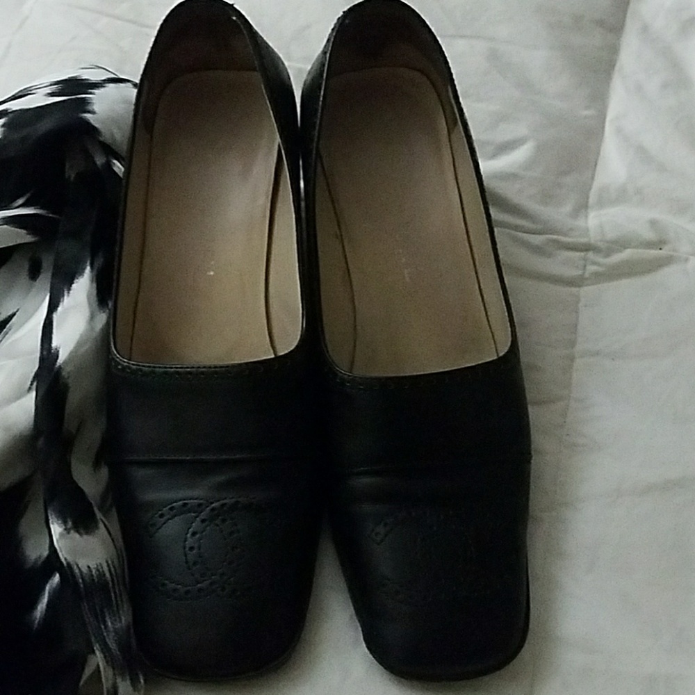 Authentic Chanel shoes 37.5